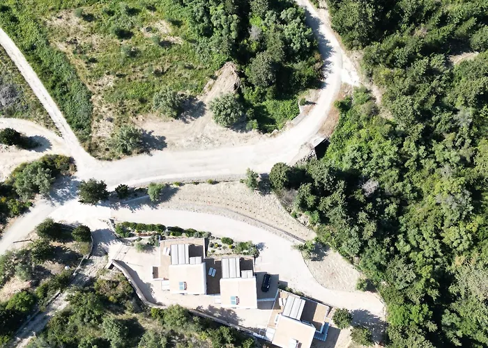 Vasiliki Houses